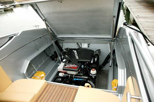 Linetti 27.5 | Reviews | Motor Boats Monthly |