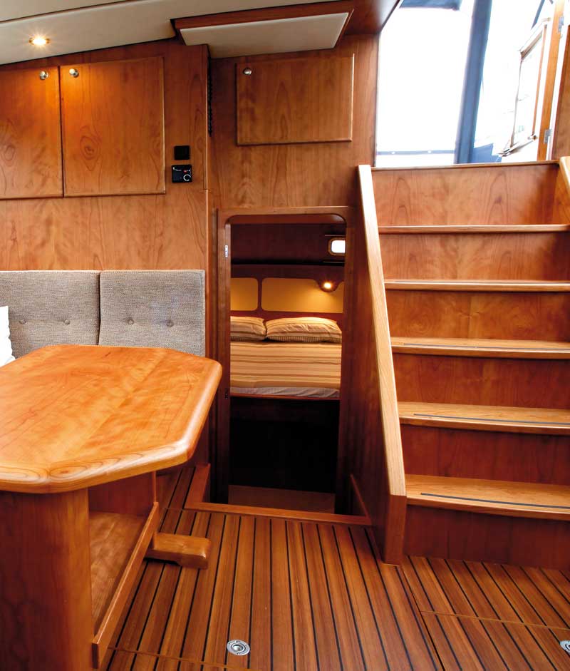Saloon rearview | Jetten 37AC | Motorboat test gallery | Motor Boats Monthly |