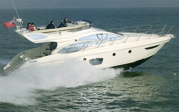 Azimut-47-review-side-0n2-credit-Lester McCarthy