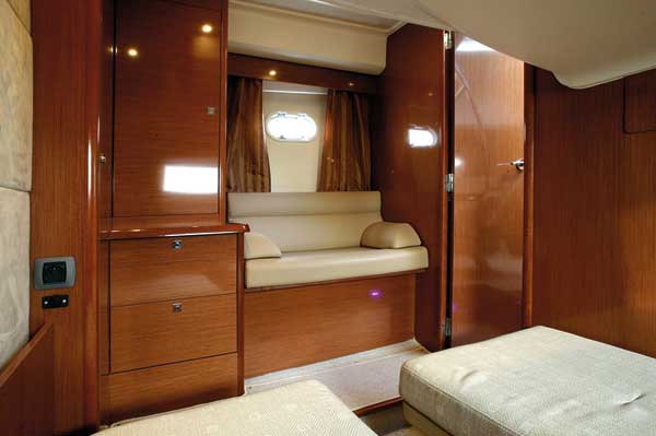 Jeanneau Prestige 38S | Reviews | Motor Boats Monthly |