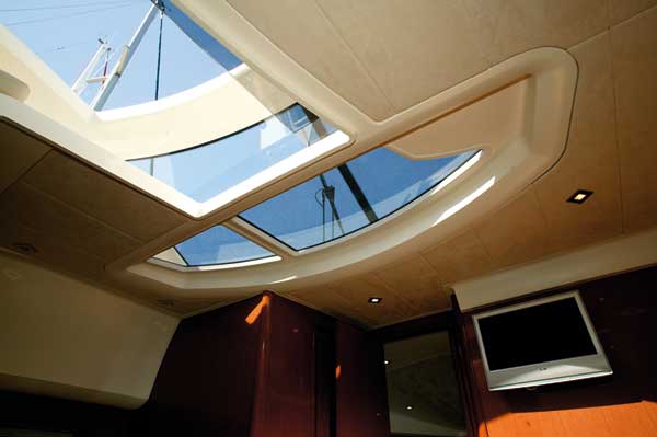 Jeanneau Prestige 38S | Reviews | Motor Boats Monthly |