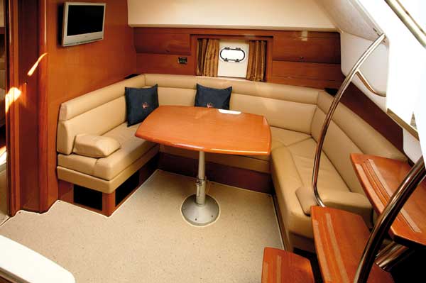 Jeanneau Prestige 38S | Reviews | Motor Boats Monthly |