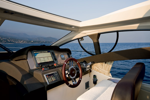 Azimut 40S | Helm