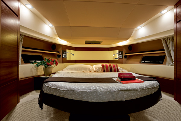 Azimut 40S | Owner's Cabin