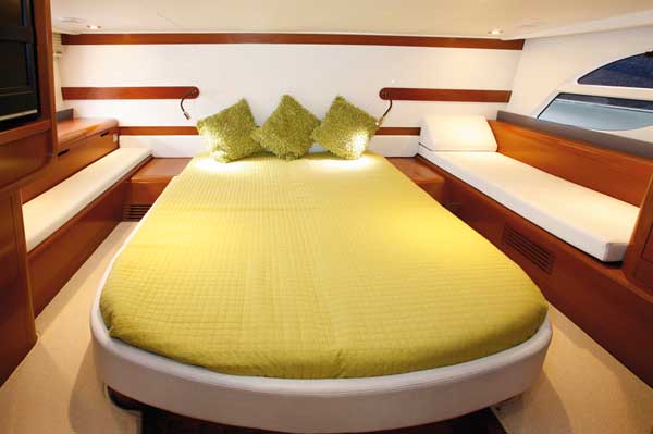 Master cabin | Beneteau Monte Carlo 42 | Reviews | Motor Boats Monthly |