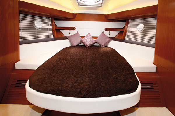 Forward cabin | Beneteau Monte Carlo 42 | Reviews | Motor Boats Monthly |