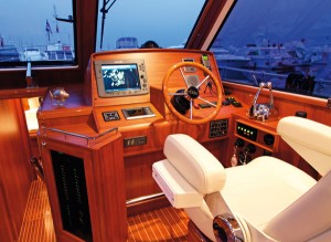 Grand Banks 46 Eastbay SX | Helm