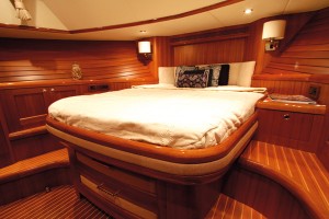 Grand Banks 46 Eastbay SX | Master Cabin