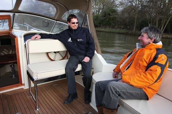 Intercruiser 28 | Reviews | Motor Boats Monthly |