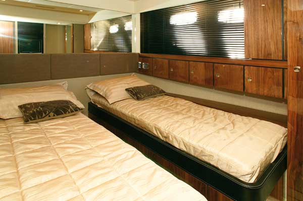 Fairline Squadron 55 | Reviews | Motor Boats Monthly |