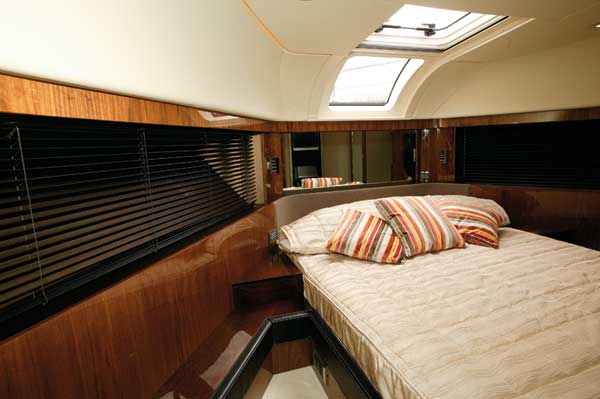 Fairline Squadron 55 | Reviews | Motor Boats Monthly |