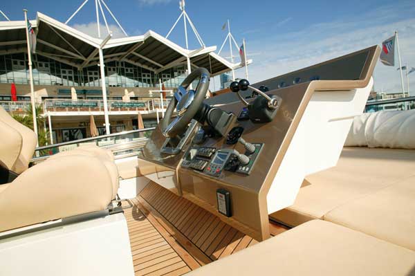 Fairline Squadron 55 | Reviews | Motor Boats Monthly |