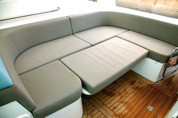 Sealine S38 | Reviews | Motor Boats Monthly |