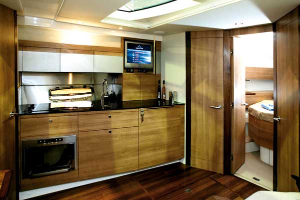 Sealine S38 | Reviews | Motor Boats Monthly |