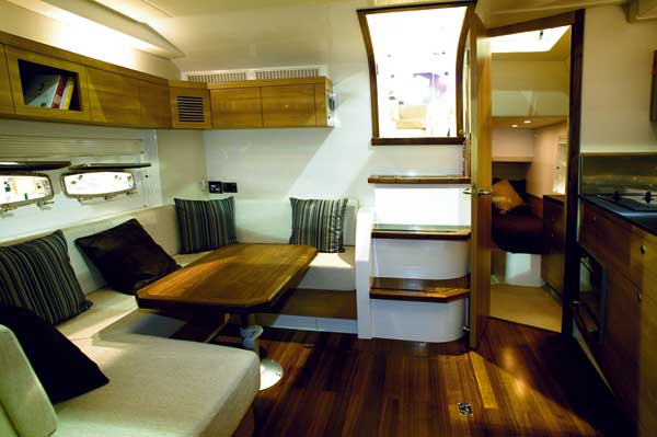 Sealine S38 | Reviews | Motor Boats Monthly |