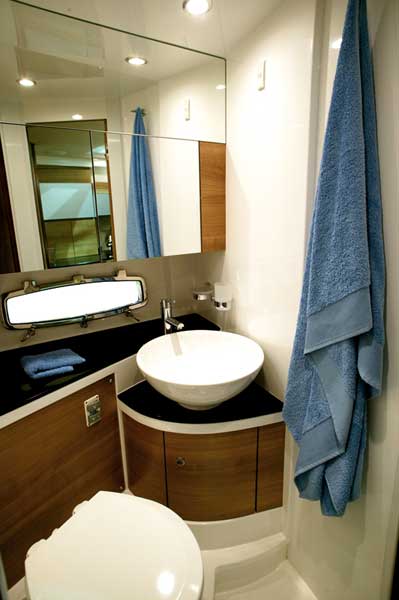 Sealine S38 | Reviews | Motor Boats Monthly |