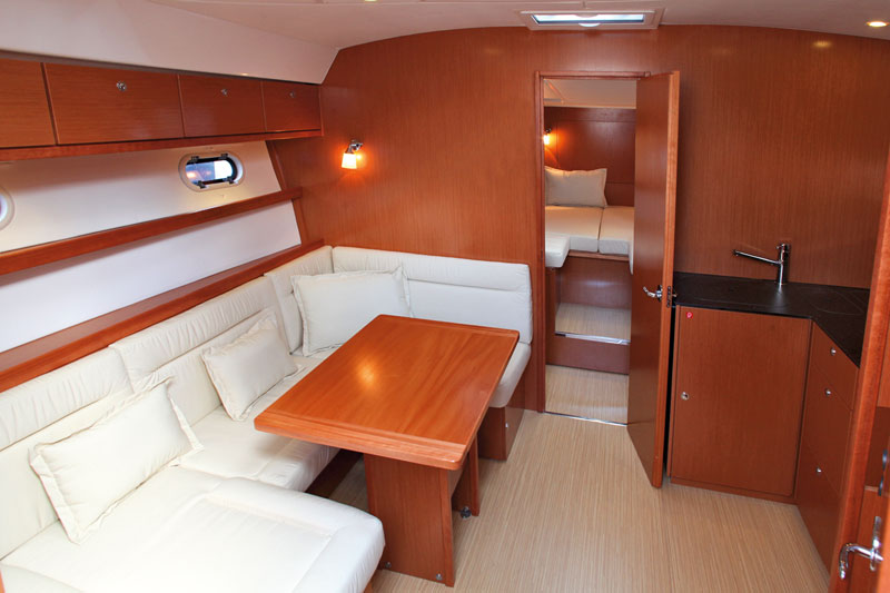 Bavaria Sport 38 | Reviews| Motor Boats Monthly