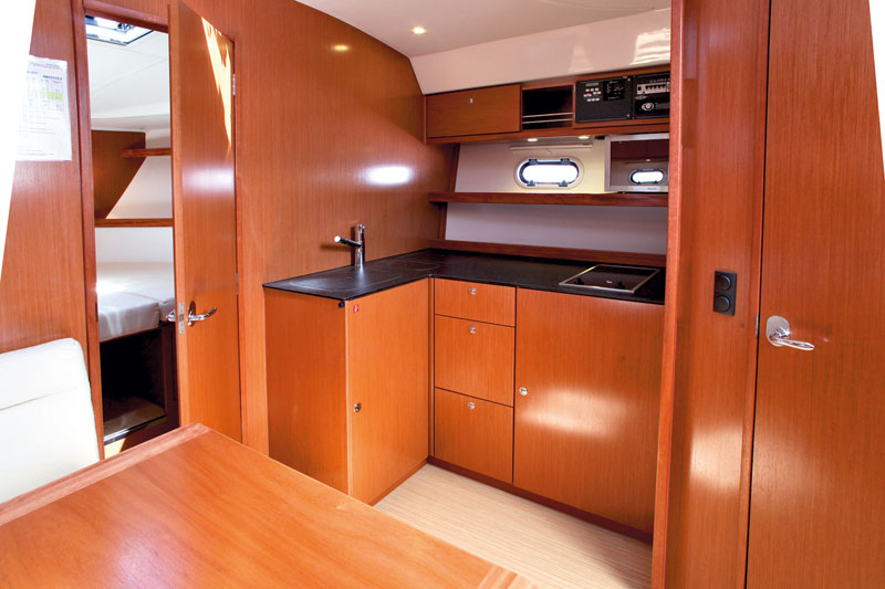 Bavaria Sport 38 | Reviews| Motor Boats Monthly