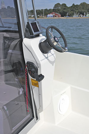 Parker 660 Pilothouse | Motor Boats Monthly | Reviews