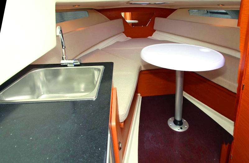JEANNEAU 7.5 DC INT.jpg