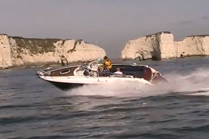 Windy 25 Mirage test review video