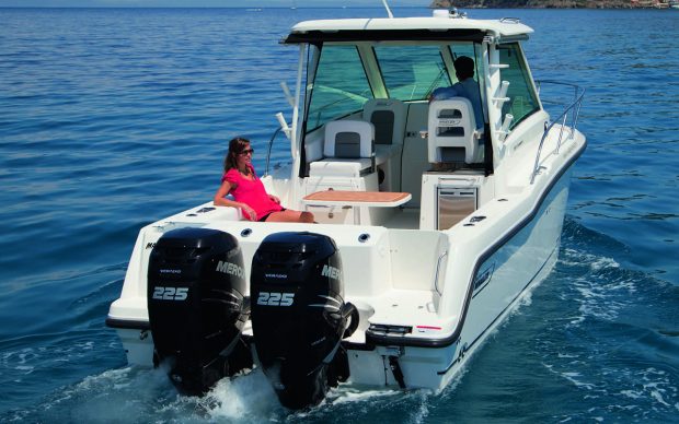 Boston-Whaler-285-Conquest-review-rear-view-credit-Boston-Whaler
