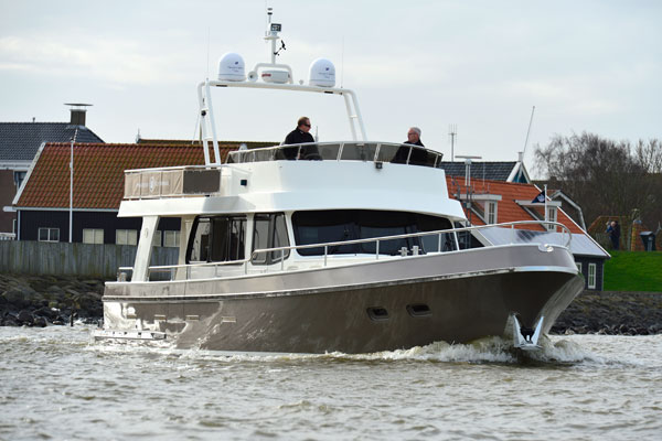 Motor Boat & Yachting | Privateer Flybridge 49