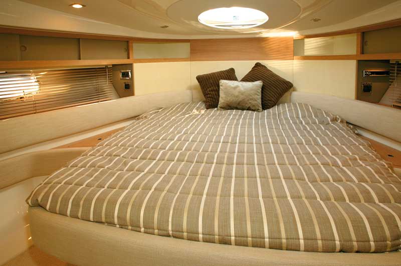 Fairline Targa 44 GT | Reviews | Motor Boats Monthly |