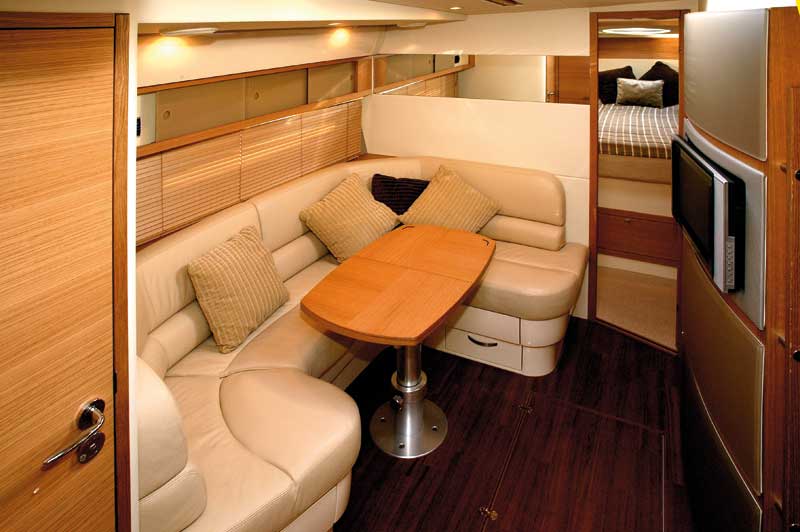 Fairline Targa 44 GT | Reviews | Motor Boats Monthly |