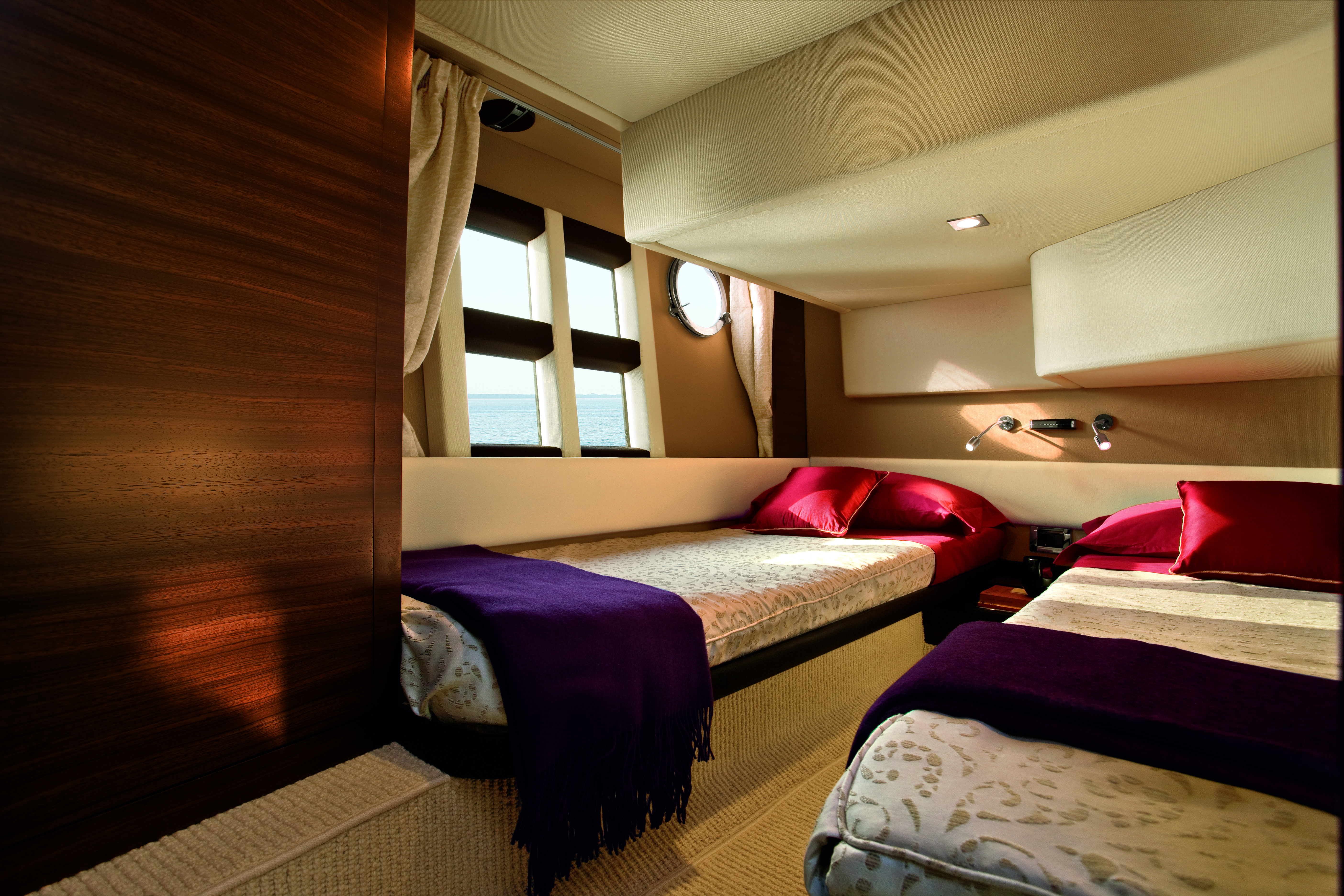Azimut 40S guest cabin