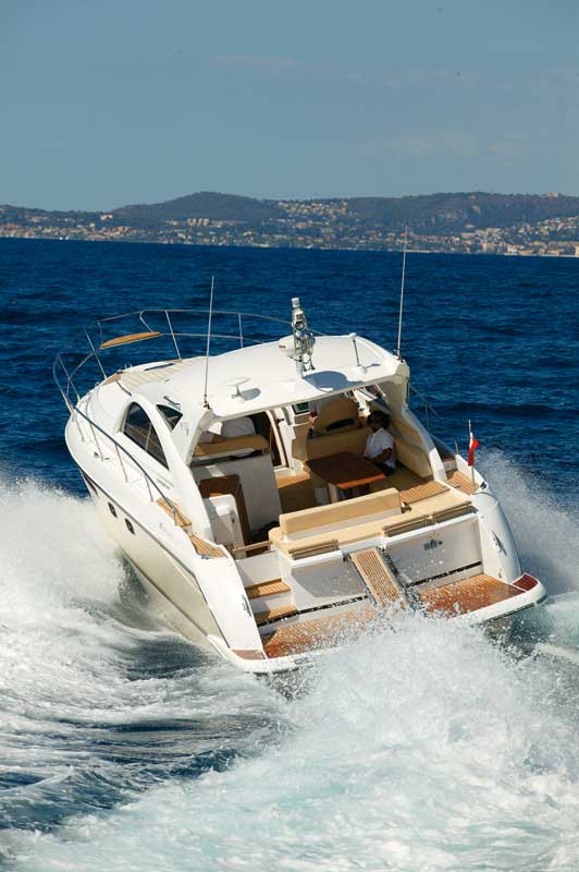 Fairline Targa 44 GT | Reviews | Motor Boats Monthly |