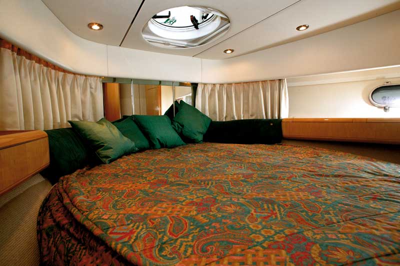 Fairline Squadron 43 | Reviews | Motor boats Monthly |