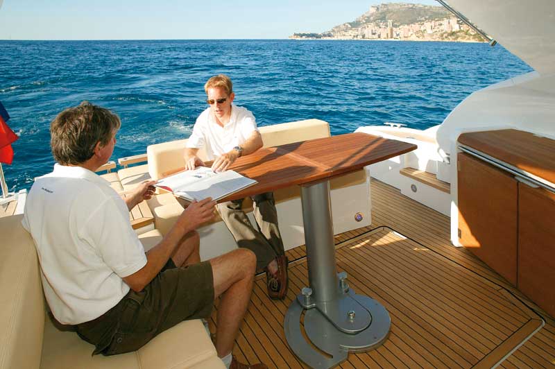 Fairline Targa 44 GT | Reviews | Motor Boats Monthly |