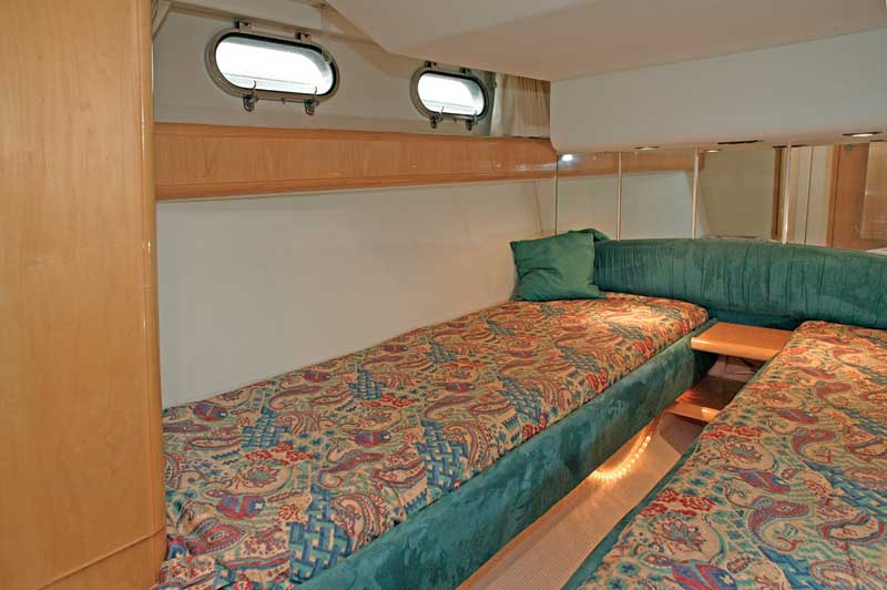 Fairline Squadron 43 | Reviews | Motor boats Monthly |