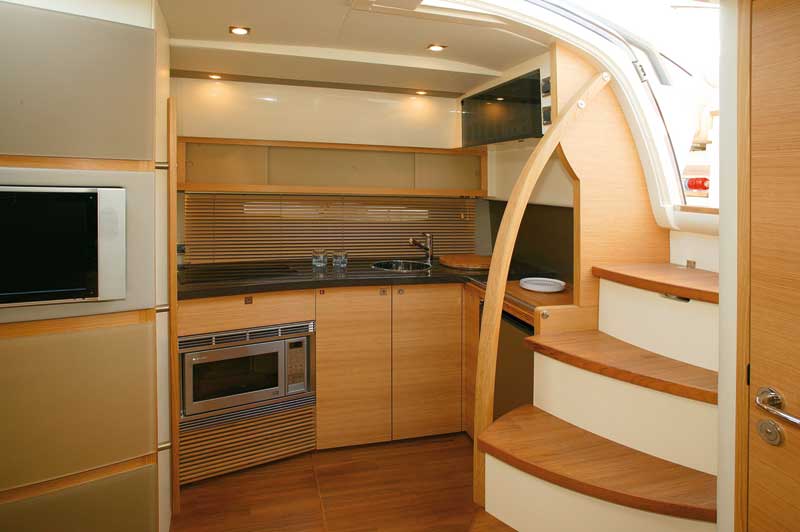 Fairline Targa 44 GT | Reviews | Motor Boats Monthly |