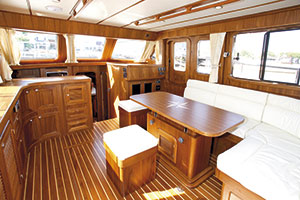 Rhein 42SE | Reviews | Motor Boats Monthly