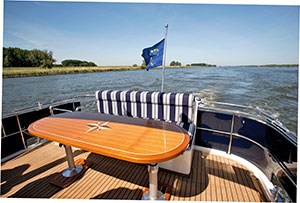 Rhein 42SE | Reviews | Motor Boats Monthly