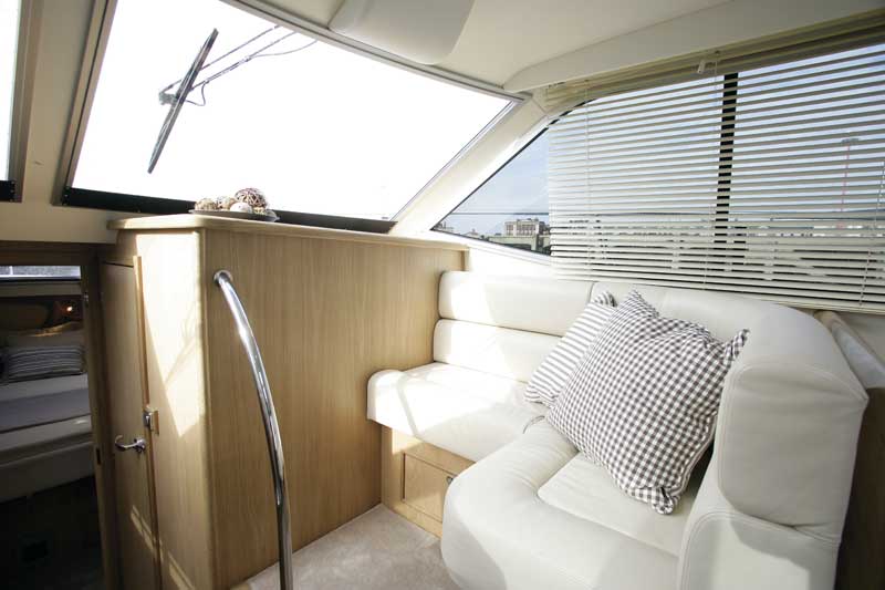 Haines 35 Offshore | Boat test gallery | Motor Boats Monthly