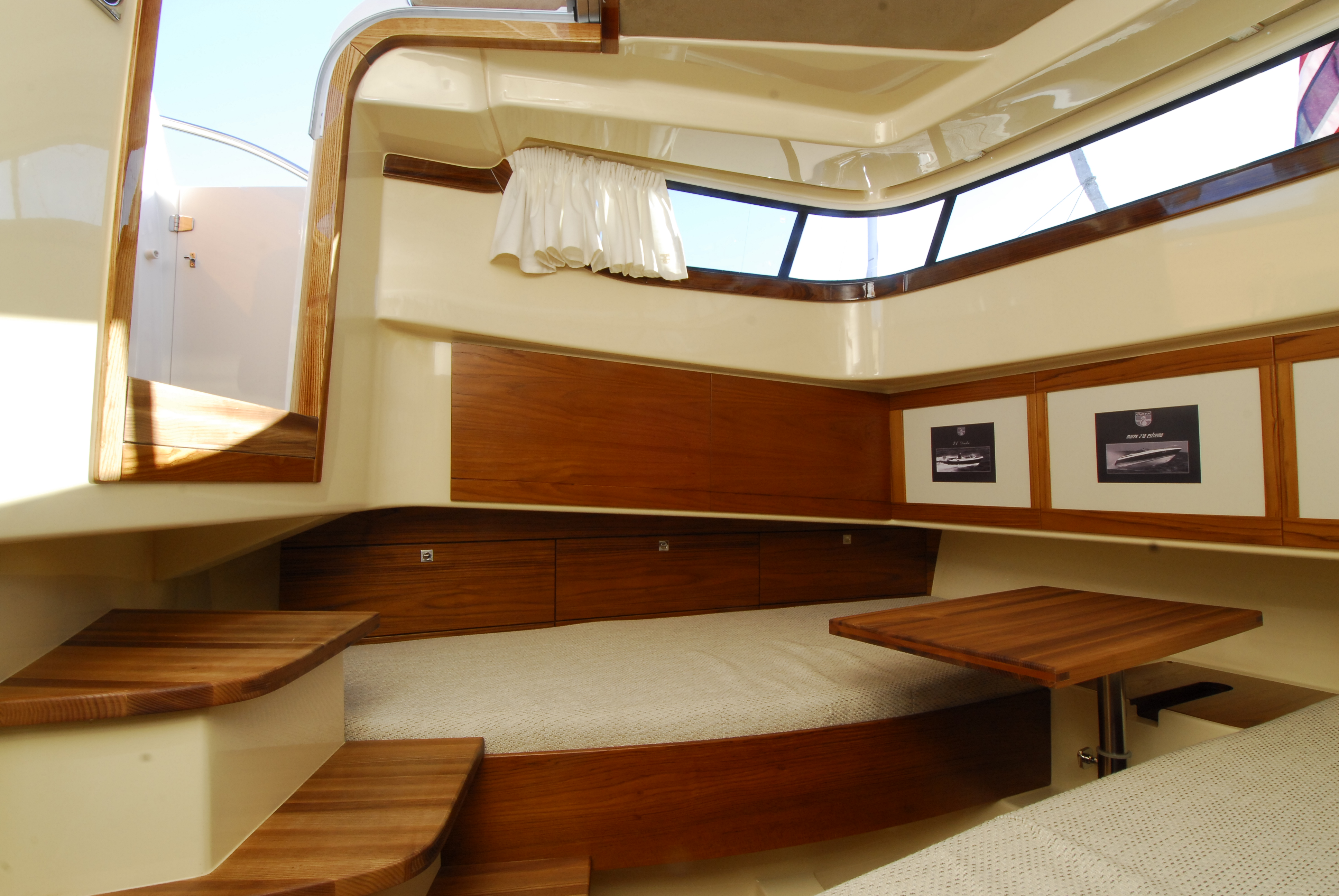 Marex 370 aft eating area