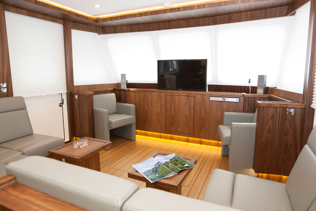 Privateer Trawler 65