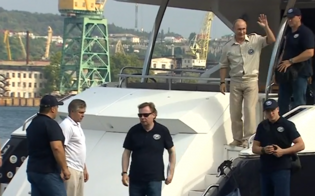 Vladimir Putin on a Sunseeker?