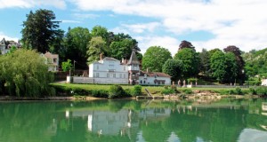 Yonne - riverside house