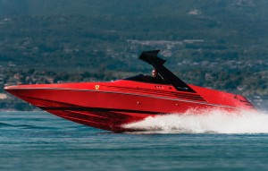 1990 Riva Ferrari 32 - running shot