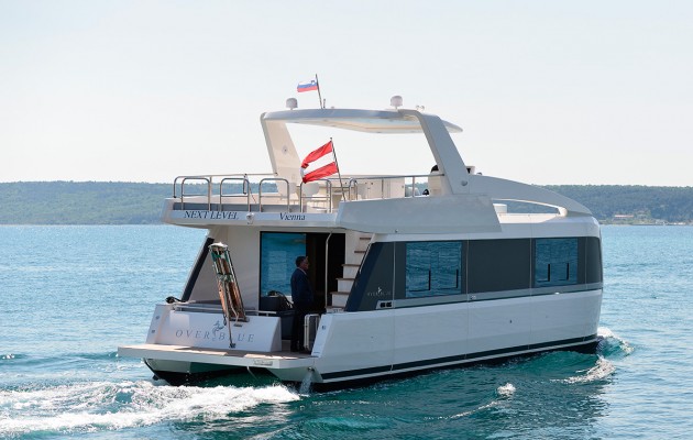 Overblue 44 - running shot