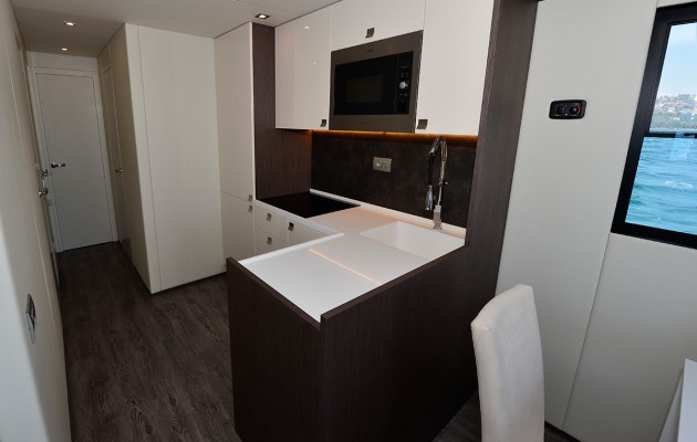 Overblue 44 - galley