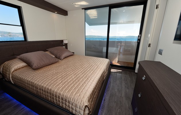 Overblue 44 - forecabin