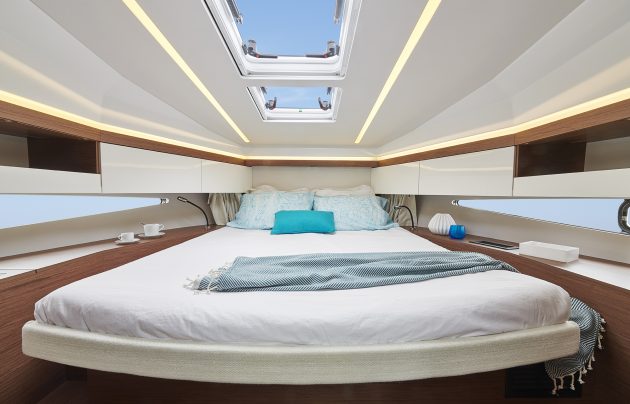 Jeanneau NC37 cabin