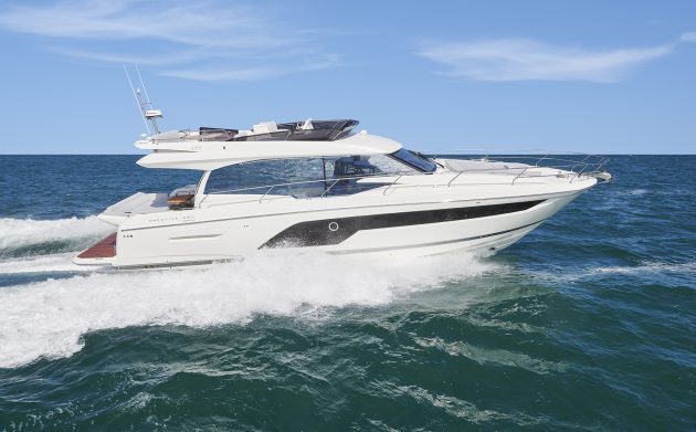Prestige 590 exterior