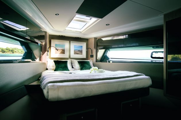 Azimut Atlantis 51 Master Cabin
