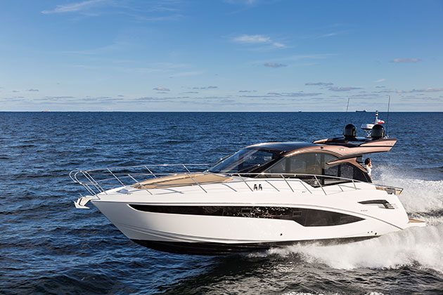 Galeon-425-HTS exterior
